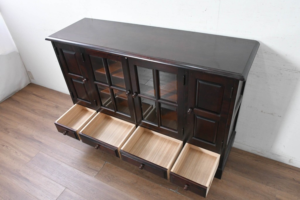 中古　希少な廃番品　北海道民芸家具　ガラス扉と板扉を備えたサイドボード　(R-091113)