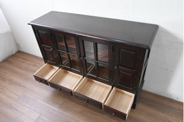 中古　希少な廃番品　北海道民芸家具　ガラス扉と板扉を備えたサイドボード　(R-091113)