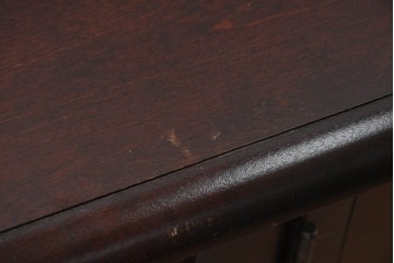 中古　希少な廃番品　北海道民芸家具　ガラス扉と板扉を備えたサイドボード　(R-091113)