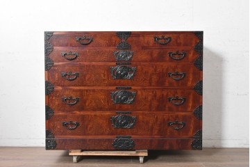 中古　美品　特注品　岩谷堂箪笥　杢目と重厚な飾り金具が映える衣装箪笥　(R-091115)