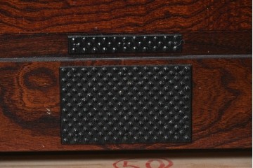 中古　美品　岩谷堂箪笥　雫月(しずく)3号　人気のあられ金具が映える整理箪笥　(R-091116)