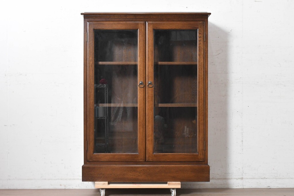 中古　横浜クラシック家具　ノックオンウッド(knockonwood)　オーク材　端正な佇まいのブックケース　(R-091118)