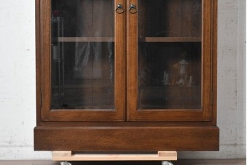 中古　横浜クラシック家具　ノックオンウッド(knockonwood)　オーク材　端正な佇まいのブックケース　(R-091118)