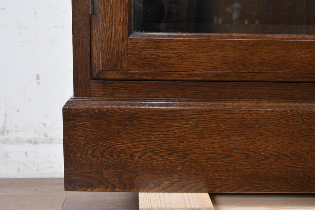 中古　横浜クラシック家具　ノックオンウッド(knockonwood)　オーク材　端正な佇まいのブックケース　(R-091118)