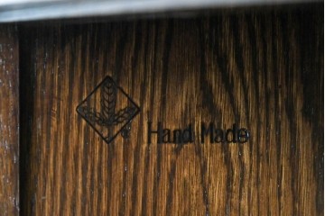 中古　横浜クラシック家具　ノックオンウッド(knockonwood)　オーク材　端正な佇まいのブックケース　(R-091118)