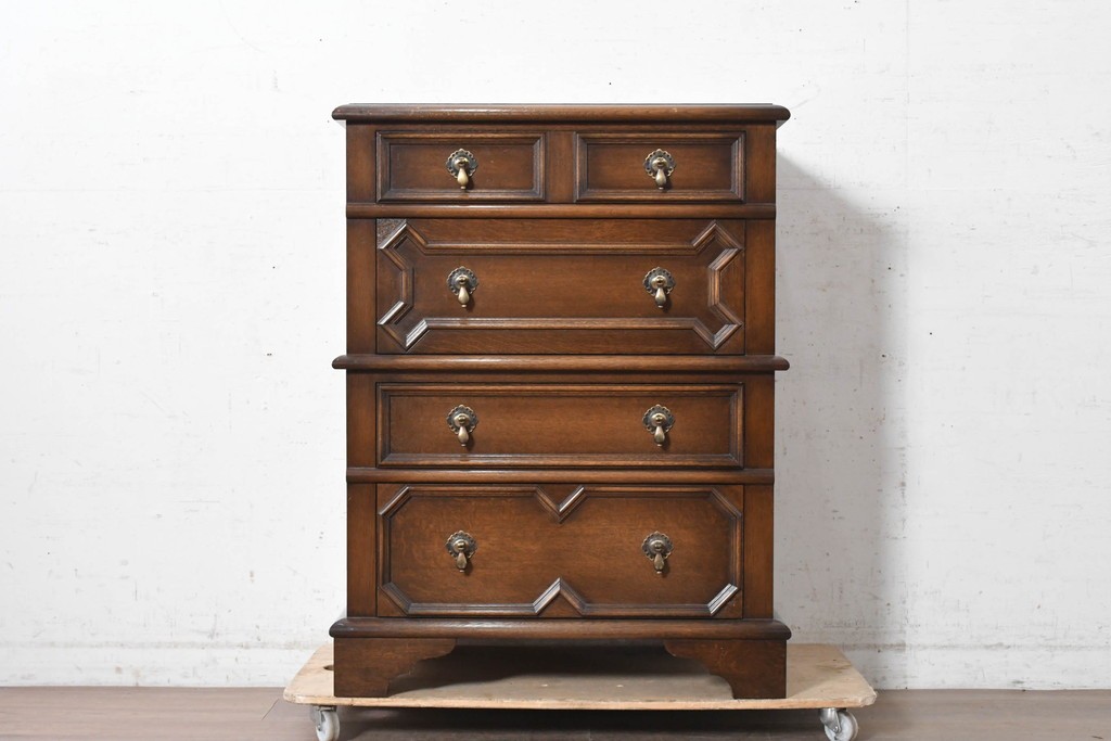 中古　横浜クラシック家具　ノックオンウッド(knockonwood)　凝ったデザインのジャコビアンチェスト　(R-091119)