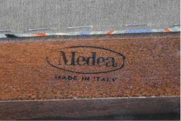 中古　イタリア製　高級ブランド家具　メデア(Medea)　植物を思わせる曲線装飾が映える2人掛けベンチ　(R-091124)