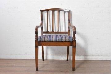 中古　美品　旭川家具　加藤木工　Brooks(ブルックス)　ナラ材　ブルーストライプの座面がおしゃれなアームチェア　(R-091126)