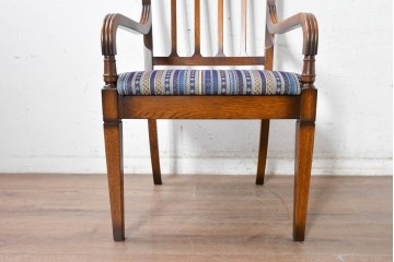 中古　美品　旭川家具　加藤木工　Brooks(ブルックス)　ナラ材　ブルーストライプの座面がおしゃれなアームチェア　(R-091126)