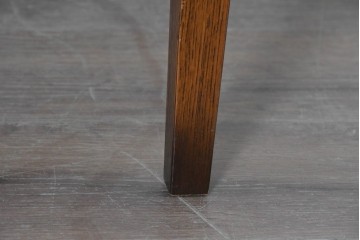 中古　美品　旭川家具　加藤木工　Brooks(ブルックス)　ナラ材　ブルーストライプの座面がおしゃれなアームチェア　(R-091126)
