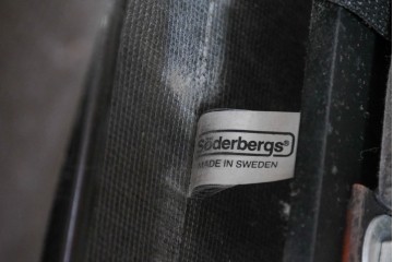 スウェーデンヴィンテージ　1980年頃　Soderbergs(ソーダバーグ)　本革　リクライニングチェアとオットマンのセット　※傷み有り　(R-091127)