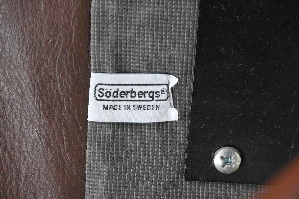 スウェーデンヴィンテージ　1980年頃　Soderbergs(ソーダバーグ)　本革　リクライニングチェアとオットマンのセット　※傷み有り　(R-091127)