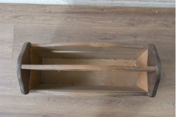 和製ヴィンテージ　日光彫り　4種の草花彫刻が広がるレトロなマガジンラック　(R-091129)