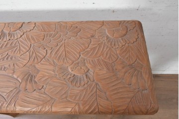 和製ヴィンテージ　日光彫り　天板いっぱいに花々が広がる華やかな飾り棚　(R-091131)