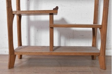 和製ヴィンテージ　日光彫り　天板いっぱいに花々が広がる華やかな飾り棚　(R-091131)