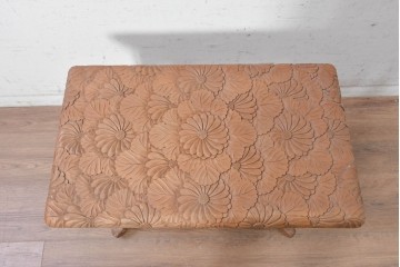 和製ヴィンテージ　日光彫り　天板から脚まで花の意匠を楽しめるサイドテーブル　(R-091132)
