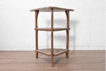 和製ヴィンテージ　日光彫り　花々の彫りが一面に広がる3段コーナーラック　(R-091134)