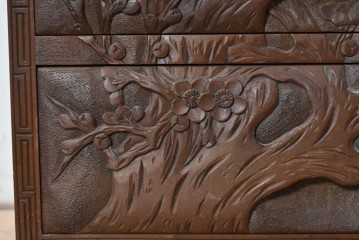 和製ヴィンテージ　日光彫り　梅の花と枝を大胆に描いたサイドチェスト　(R-091137)