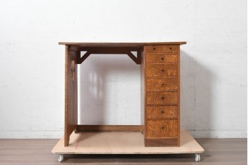 和製アンティーク　昭和初期から昭和中期　特注　逸品　職人手作り工芸家具　タモ材　玉杢　玉杢が美しい8杯の引き出しを備えた片袖机　(R-091138)