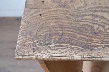 和製アンティーク　昭和初期から昭和中期　特注　逸品　職人手作り工芸家具　タモ材　玉杢　玉杢が美しい8杯の引き出しを備えた片袖机　(R-091138)