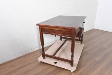 中古　国産職人手作り　樺(カバ)材　挽物脚が可愛らしい片袖机　(R-091139)