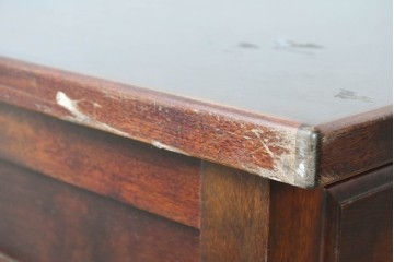 中古　国産職人手作り　樺(カバ)材　挽物脚が可愛らしい片袖机　(R-091139)