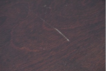 中古　国産職人手作り　樺(カバ)材　挽物脚が可愛らしい片袖机　(R-091139)