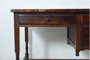 中古　国産職人手作り　樺(カバ)材　挽物脚が可愛らしい片袖机　(R-091139)