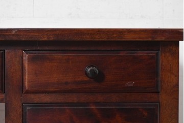 中古　国産職人手作り　樺(カバ)材　挽物脚が可愛らしい片袖机　(R-091139)