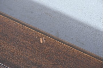 イギリスアンティーク　1930年から1940年頃　レザートップと縦溝彫りの脚が特徴のデスク　(R-091142)