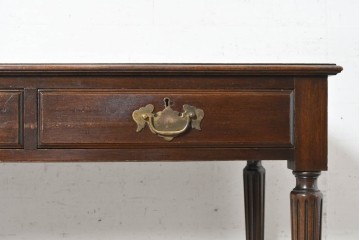 イギリスアンティーク　1930年から1940年頃　レザートップと縦溝彫りの脚が特徴のデスク　(R-091142)