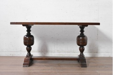 イギリスヴィンテージ　1950年頃　オーク材　金彩を施したグリーンのレザートップとバルボスレッグが特徴のセンターテーブル　(R-091143)