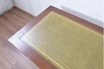 イギリスヴィンテージ　1950年頃　オーク材　金彩を施したグリーンのレザートップとバルボスレッグが特徴のセンターテーブル　(R-091143)