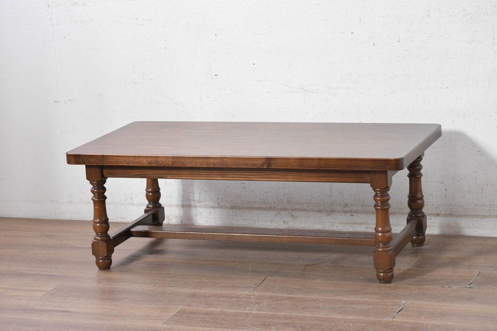 中古　横浜クラシック家具　ノックオンウッド(knockonwood)　コロニアルシリーズ　オーク無垢材　豊かな木目と挽物脚を楽しめるセンターテーブル　定価約26万円　(R-091144)