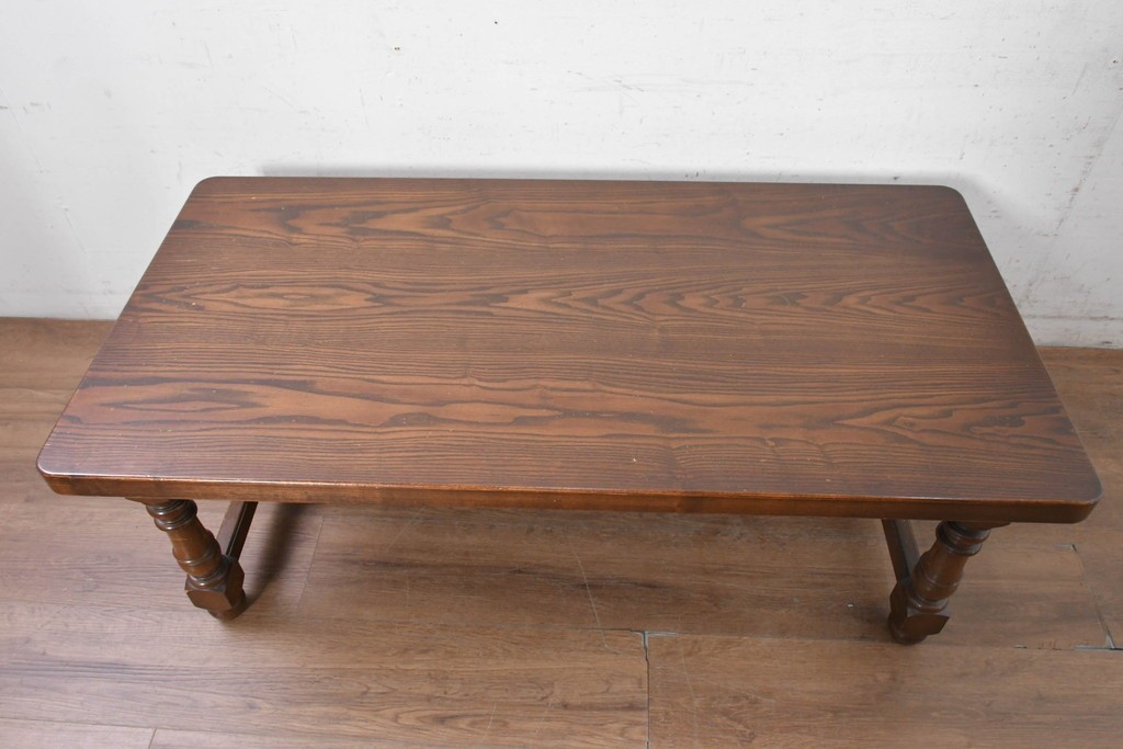 中古　横浜クラシック家具　ノックオンウッド(knockonwood)　コロニアルシリーズ　オーク無垢材　豊かな木目と挽物脚を楽しめるセンターテーブル　定価約26万円　(R-091144)