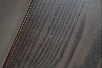 中古　横浜クラシック家具　ノックオンウッド(knockonwood)　コロニアルシリーズ　オーク無垢材　豊かな木目と挽物脚を楽しめるセンターテーブル　定価約26万円　(R-091144)