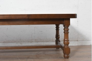 中古　横浜クラシック家具　ノックオンウッド(knockonwood)　コロニアルシリーズ　オーク無垢材　豊かな木目と挽物脚を楽しめるセンターテーブル　定価約26万円　(R-091144)