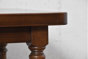 中古　横浜クラシック家具　ノックオンウッド(knockonwood)　コロニアルシリーズ　オーク無垢材　豊かな木目と挽物脚を楽しめるセンターテーブル　定価約26万円　(R-091144)