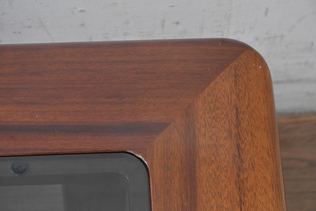 和製ヴィンテージ　1970年から1980年頃　富士ファニチア(FUJI FURNITURE)　ガラス天板越しに格子の意匠が広がるセンターテーブル　(R-091145)