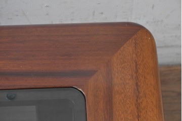 和製ヴィンテージ　1970年から1980年頃　富士ファニチア(FUJI FURNITURE)　ガラス天板越しに格子の意匠が広がるセンターテーブル　(R-091145)