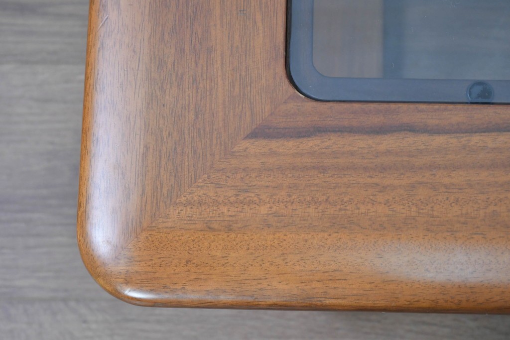 和製ヴィンテージ　1970年から1980年頃　富士ファニチア(FUJI FURNITURE)　ガラス天板越しに格子の意匠が広がるセンターテーブル　(R-091145)