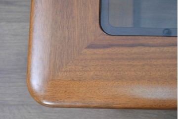 和製ヴィンテージ　1970年から1980年頃　富士ファニチア(FUJI FURNITURE)　ガラス天板越しに格子の意匠が広がるセンターテーブル　(R-091145)