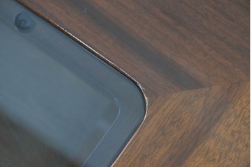 和製ヴィンテージ　1970年から1980年頃　富士ファニチア(FUJI FURNITURE)　ガラス天板越しに格子の意匠が広がるセンターテーブル　(R-091145)