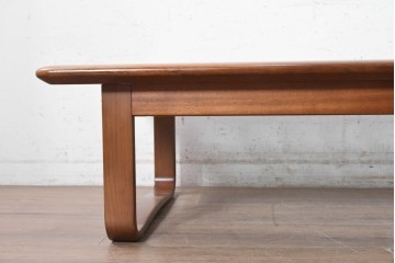 和製ヴィンテージ　1970年から1980年頃　富士ファニチア(FUJI FURNITURE)　ガラス天板越しに格子の意匠が広がるセンターテーブル　(R-091145)