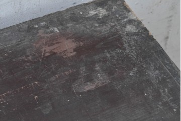 和製アンティーク　明治から大正期　会津箪笥　漆塗り　深い赤褐色と装飾金具が美しいローチェスト　(R-091148)