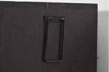 和製アンティーク　明治から大正期　会津箪笥　漆塗り　深い赤褐色と装飾金具が美しいローチェスト　(R-091149)