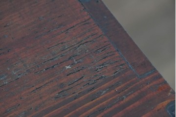 和製アンティーク　明治から大正期　米沢箪笥　前面栗材　桜文様の丸金具が印象的な重ね箪笥　(R-091153)