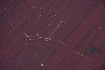 和製アンティーク　明治から大正期　佐渡八幡箪笥　漆塗り　鶴や亀などの吉祥文様金具が華やかなローチェスト　(R-091158)