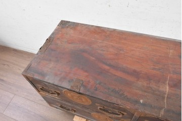 和製アンティーク　明治期　前面欅(ケヤキ)材　相馬箪笥　重厚な飾り金具と木目が魅力のチェスト　(R-091159)
