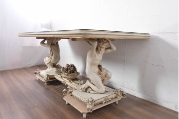 中古　イタリア製　美品　人物像と花籠装飾をあしらったガラス天板付きダイニングテーブル　(R-091161)